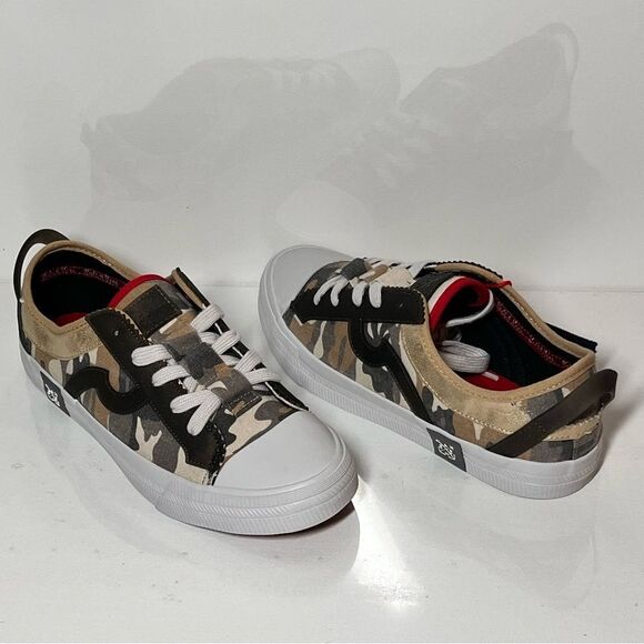 SALT&SEAS Low Top Lace Up Comfortable Canvas Fashion Sneakers - Picture 3 of 8